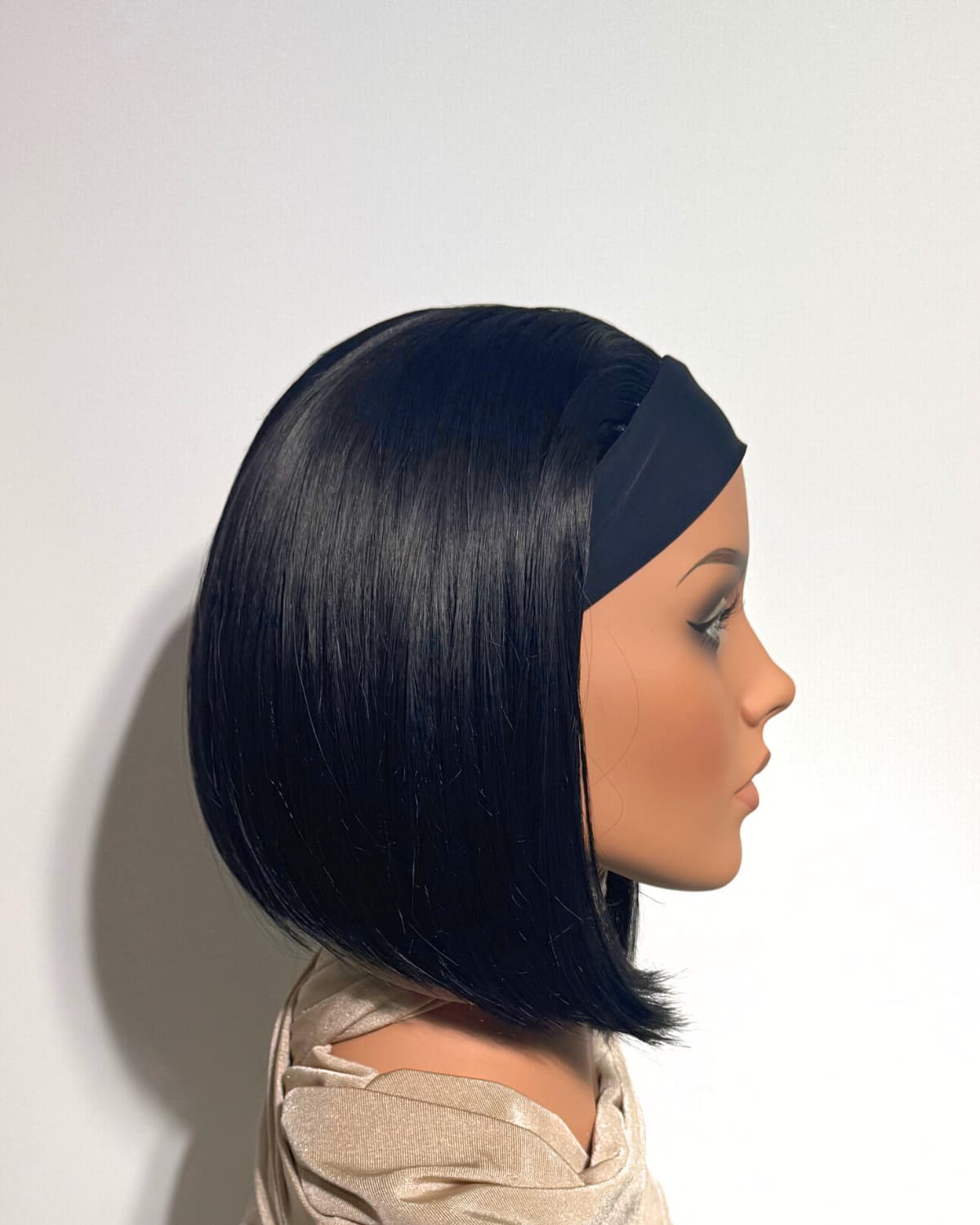Aurora: Zwarte handband bob Synthetische Wig