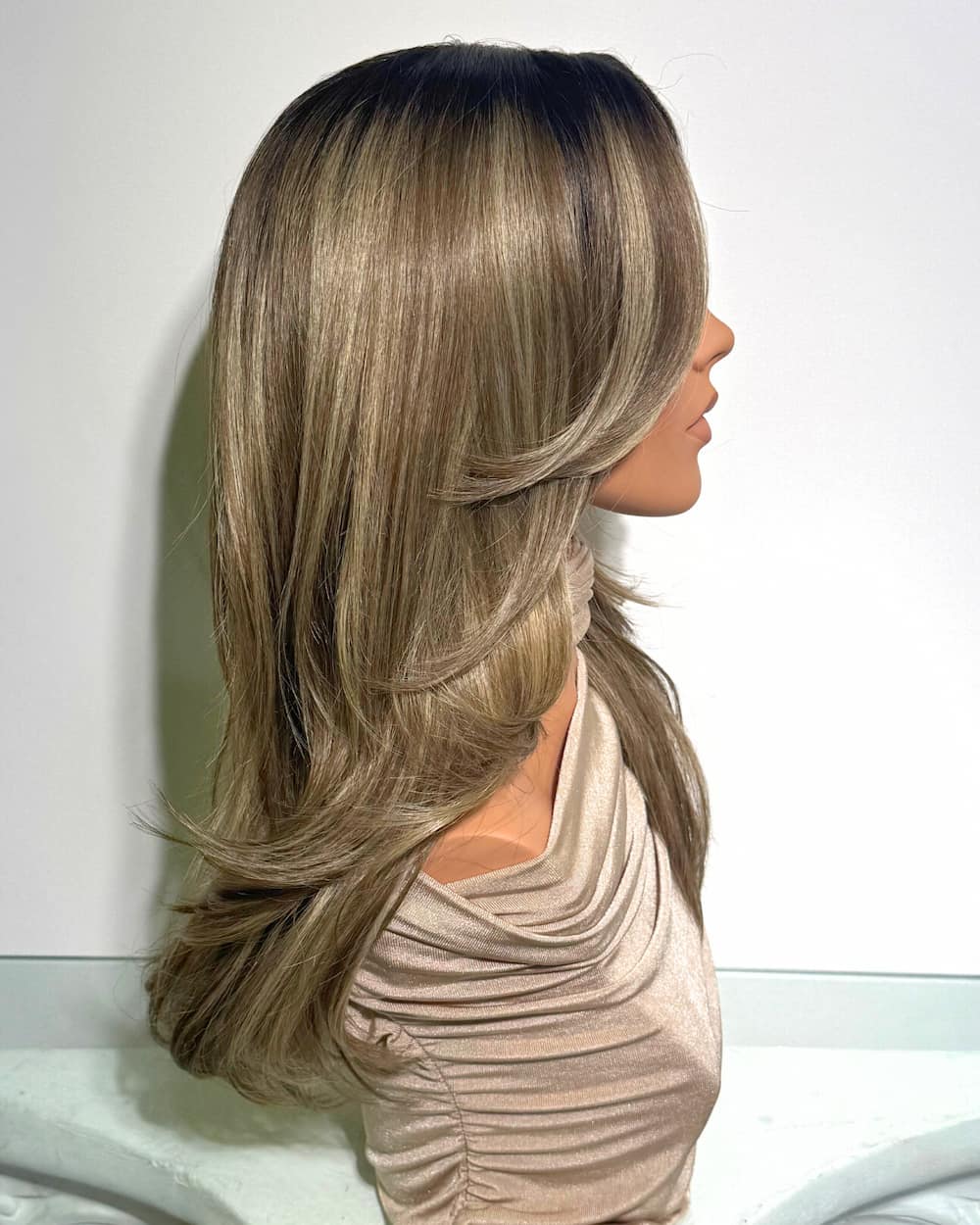 Flourish: Blonde Synthetische Wig