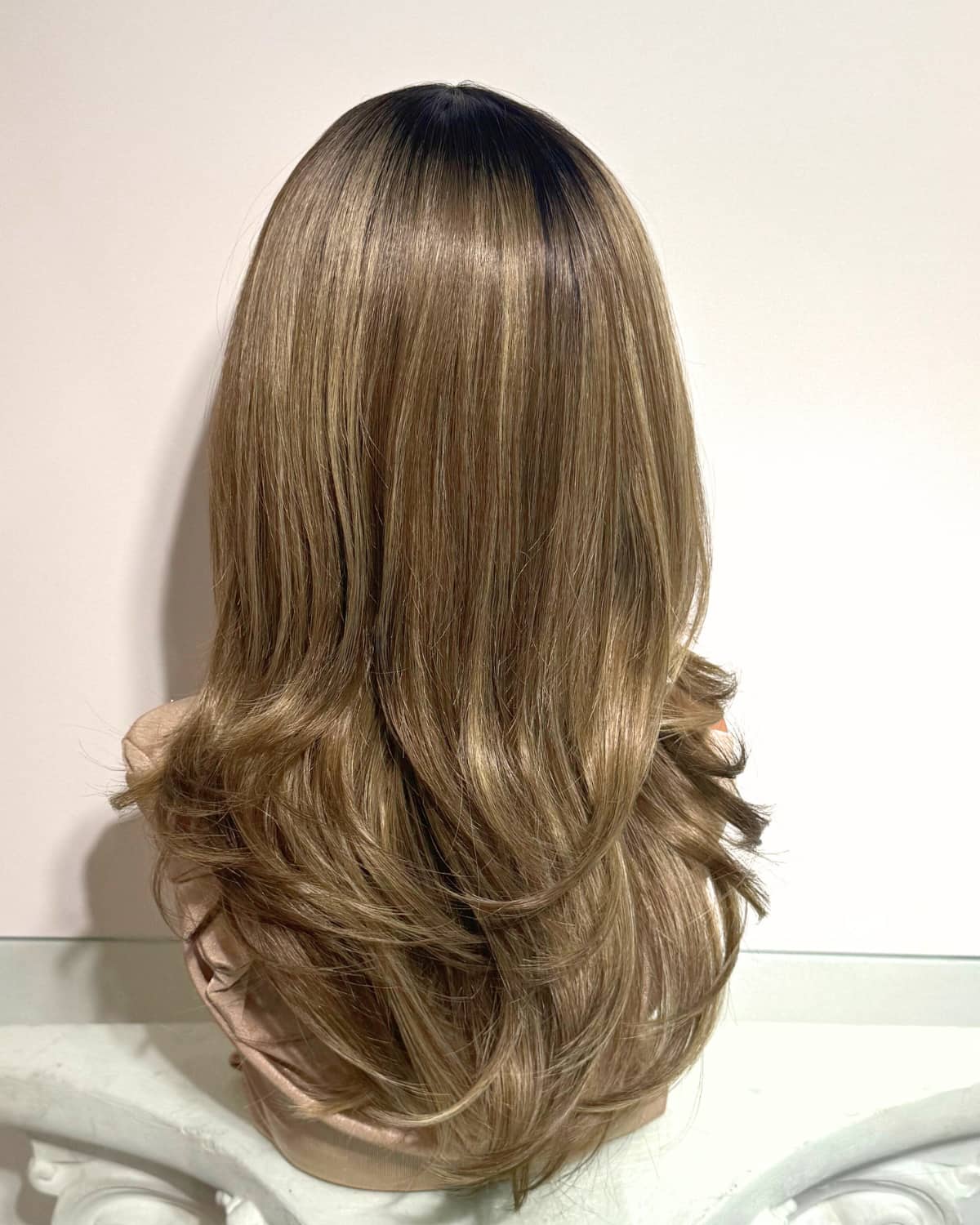 Flourish: Blonde Synthetische Wig