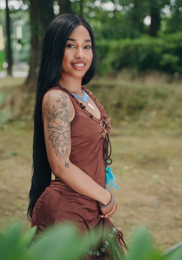 Change: Straight Middle Part Wigs