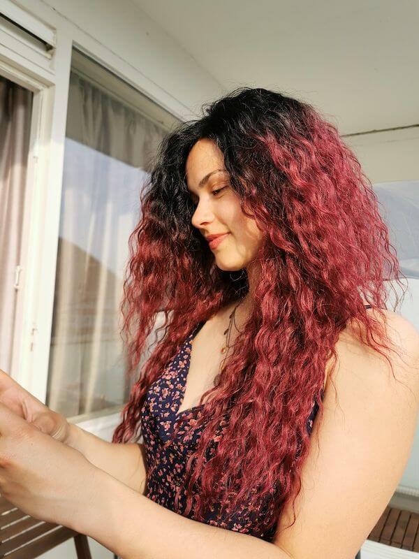 Valda: Peluca Rizada Yoncé