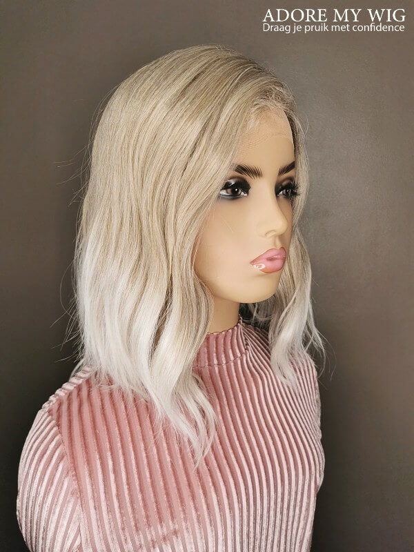 Chiarezza: Parrucca bob grigia